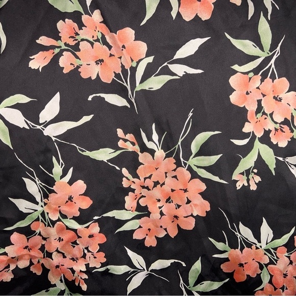 L VINTAGE CROFT AND BARROW BLACK PEACH FLORAL SATIN SLEEVELESS - Picture 9 of 12